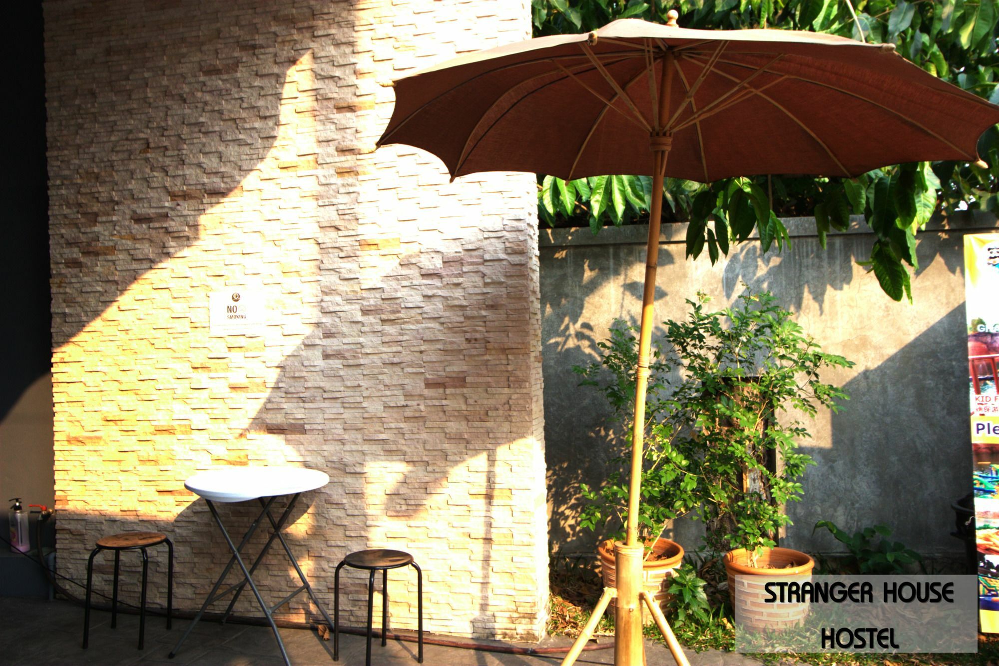 Stranger House Hostel Chiang Mai Exterior photo